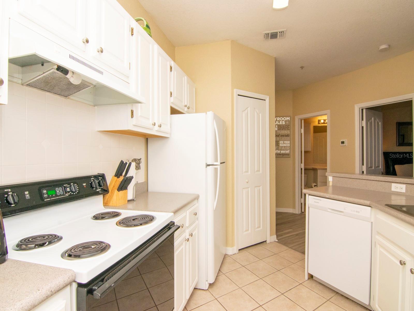 5815 LEGACY CRESCENT PL #202, RIVERVIEW, FL, 33578