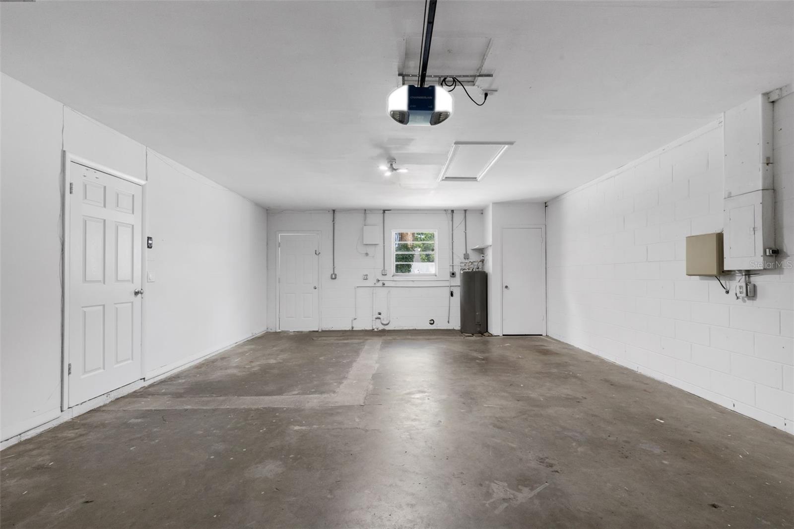 7516 ARMAND CIR, TAMPA, FL, 33634