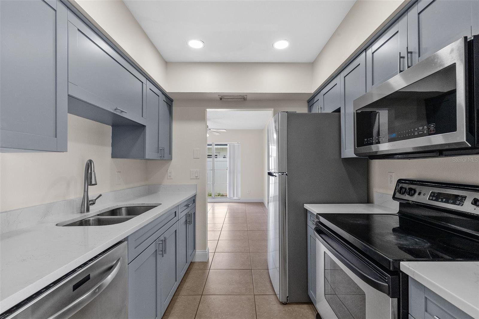 7516 ARMAND CIR, TAMPA, FL, 33634