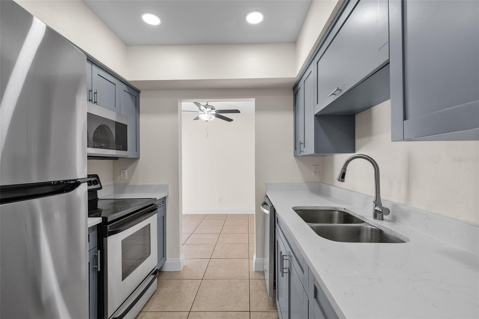 7516 ARMAND CIR, TAMPA, FL, 33634