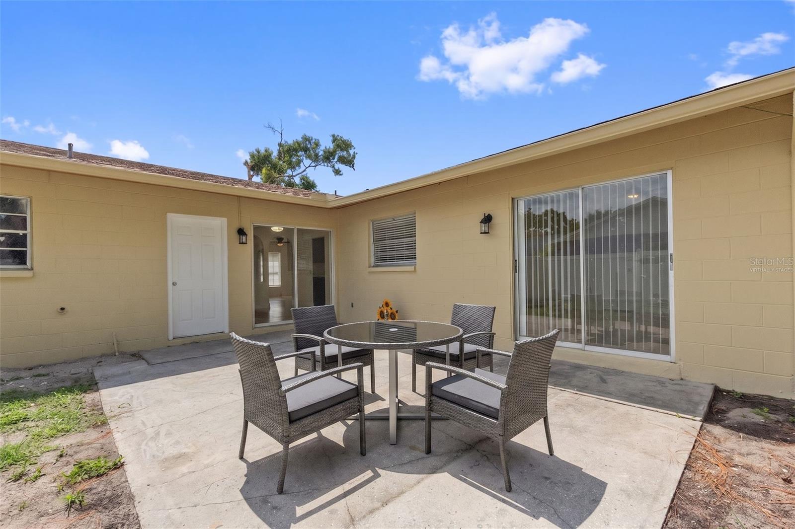 7516 ARMAND CIR, TAMPA, FL, 33634