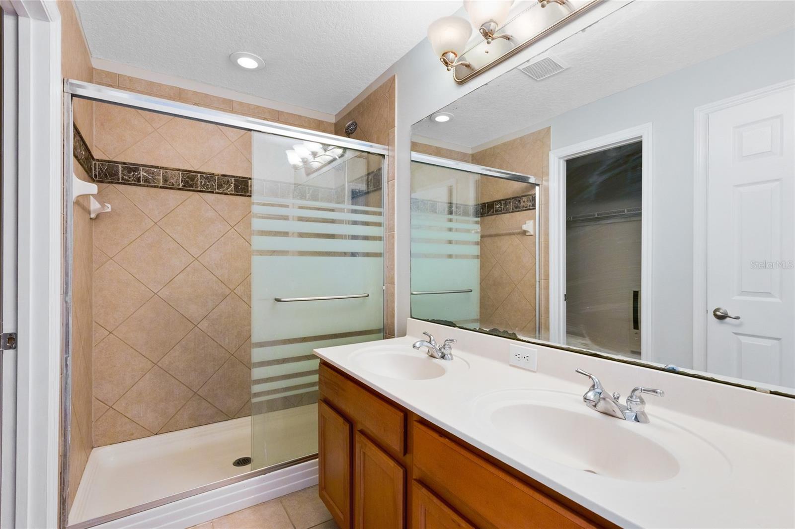 2064 CYPRESS BAY BLVD, KISSIMMEE, FL, 34743