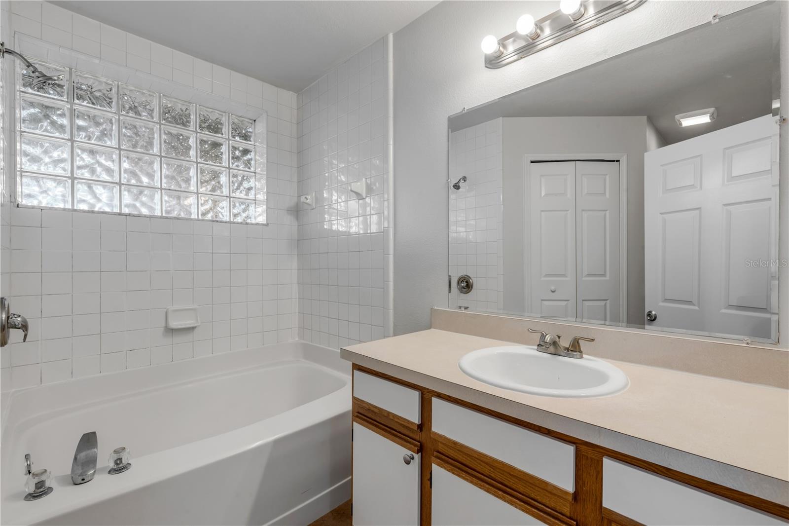 5546 REGAL OAK CIR, ORLANDO, FL, 32810