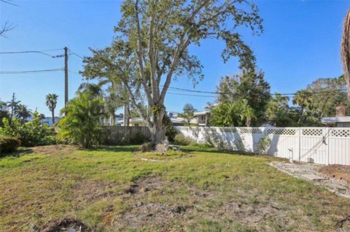 100 AUGUSTA AVE, PALM HARBOR, FL, 34683