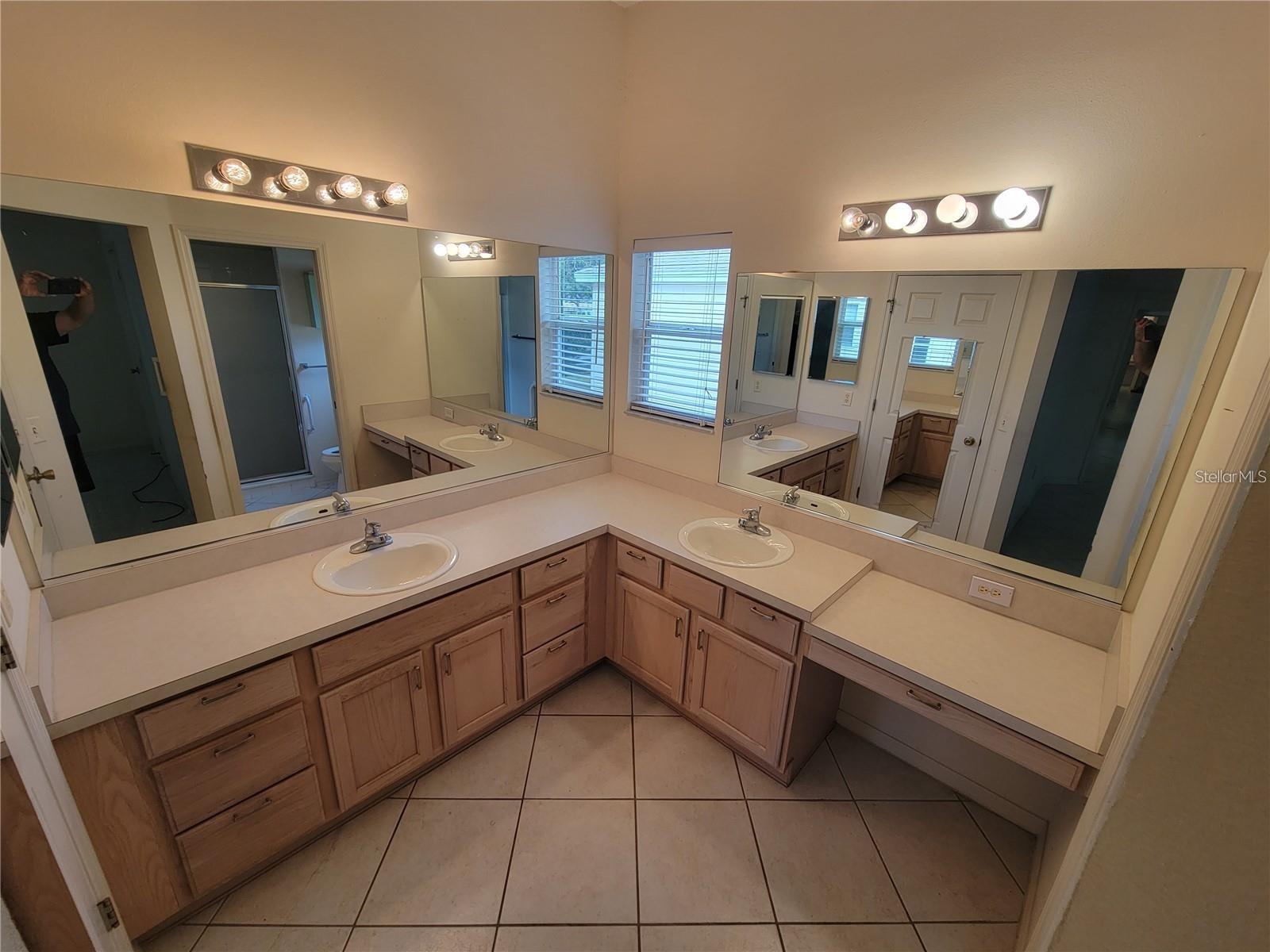 1033 OAK FOREST DR, THE VILLAGES, FL, 32162