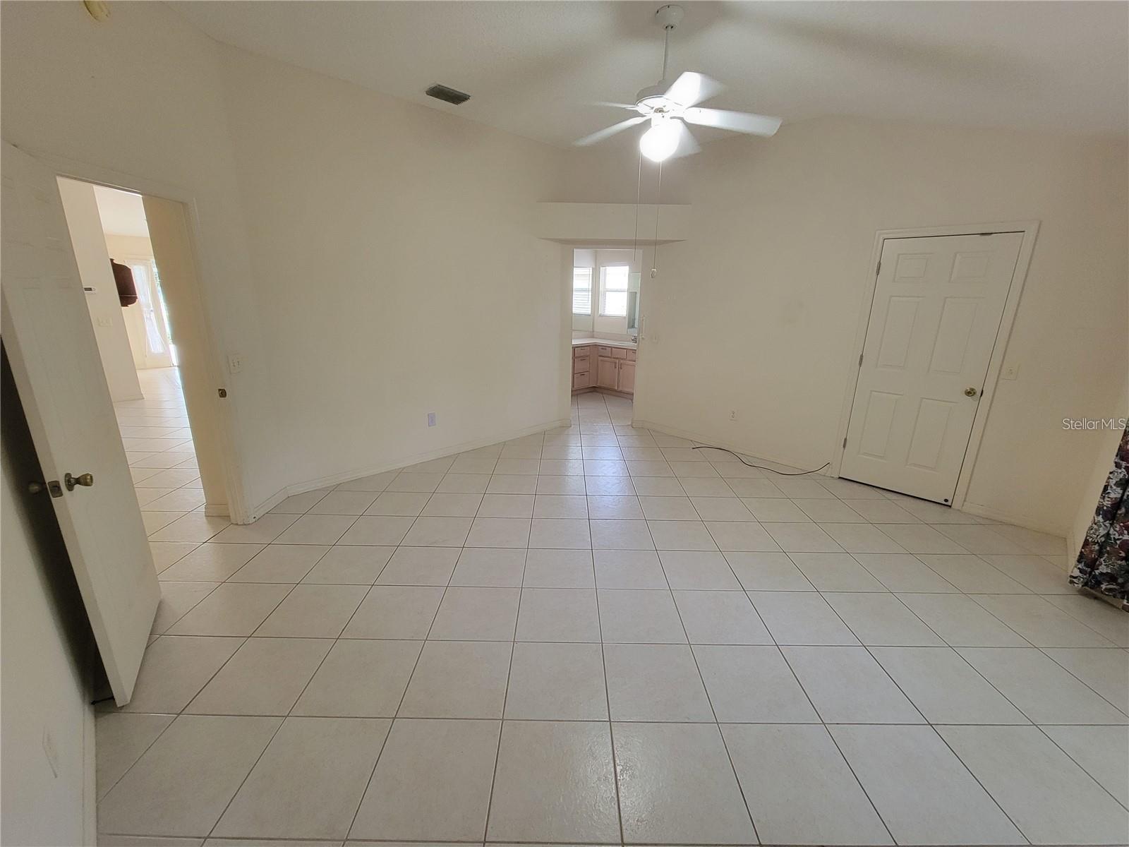1033 OAK FOREST DR, THE VILLAGES, FL, 32162
