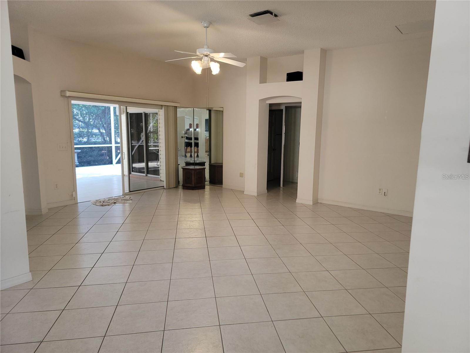 1033 OAK FOREST DR, THE VILLAGES, FL, 32162