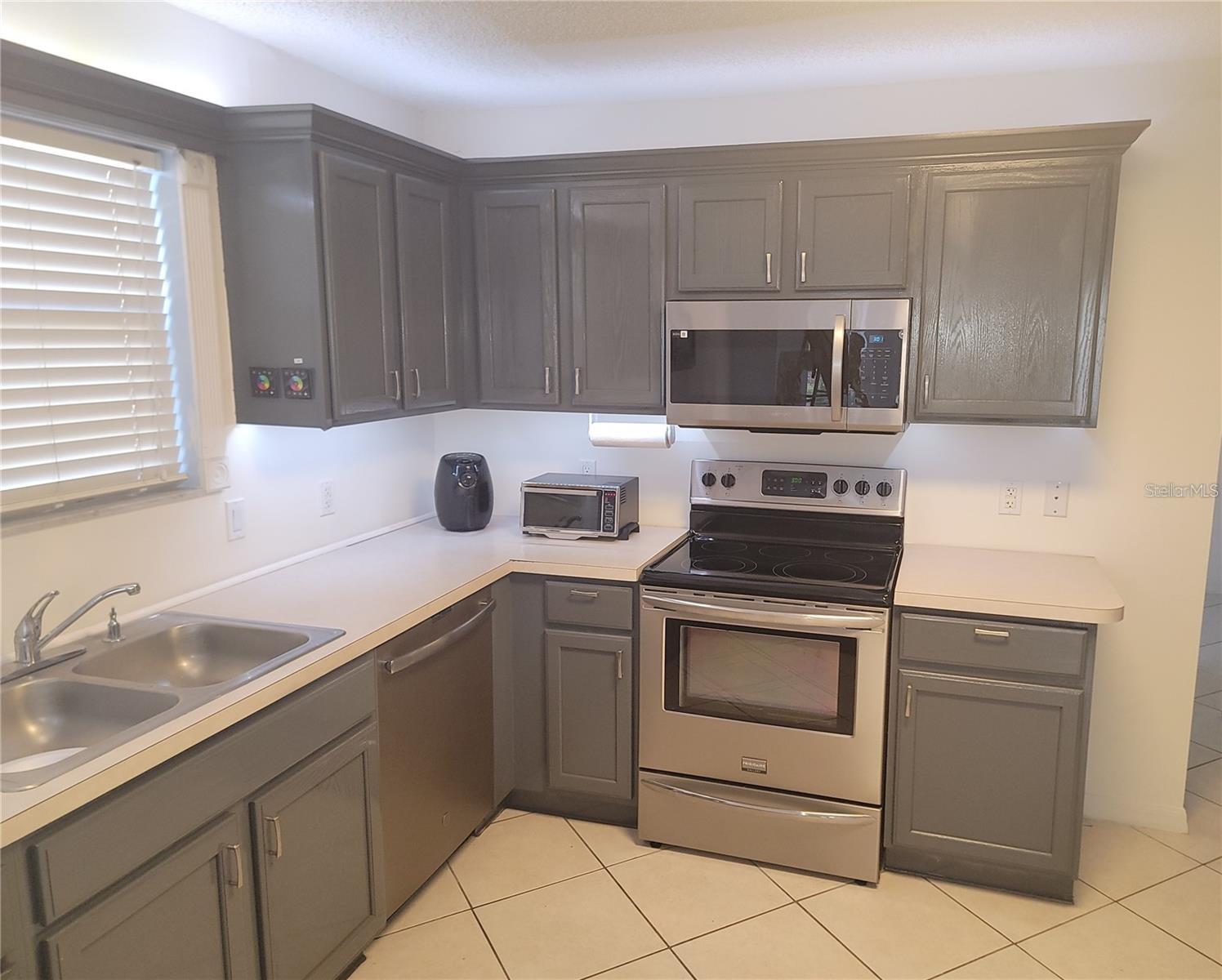 1033 OAK FOREST DR, THE VILLAGES, FL, 32162