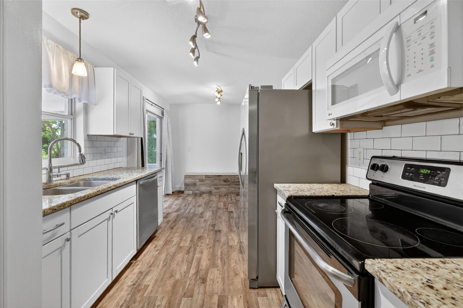 36 BAY RIDGE LOOP, MASCOTTE, FL, 34753