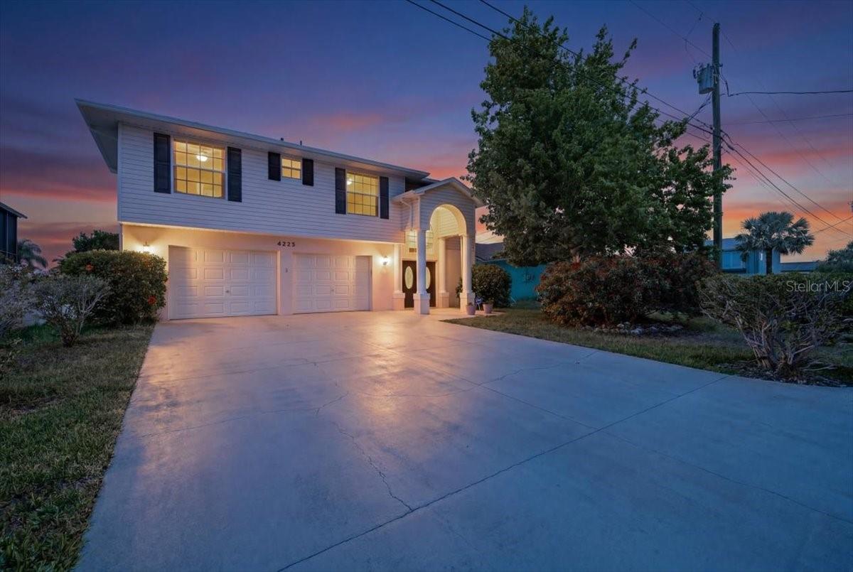 4225 CARLOS CT, HERNANDO BEACH, FL, 34607