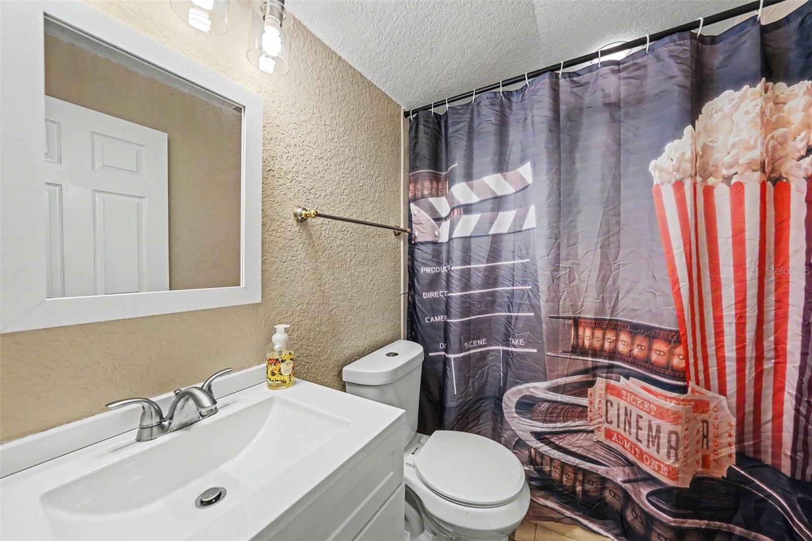 2305 VALRICO FOREST DR, VALRICO, FL, 33594