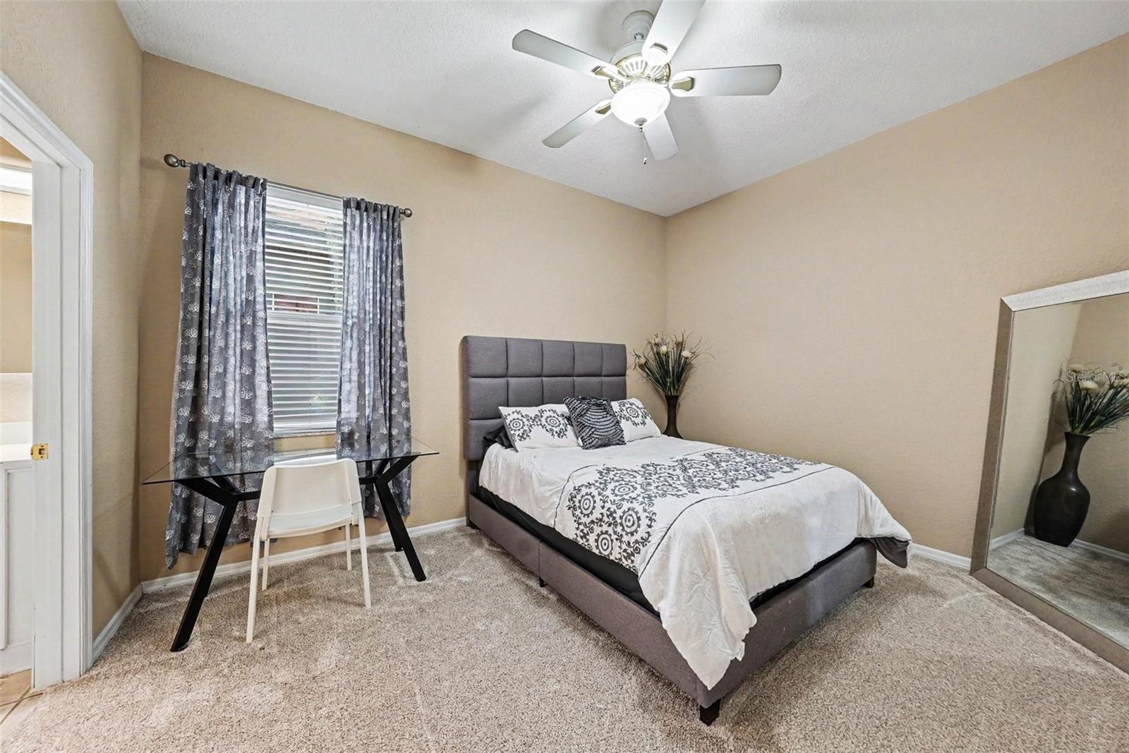 2305 VALRICO FOREST DR, VALRICO, FL, 33594