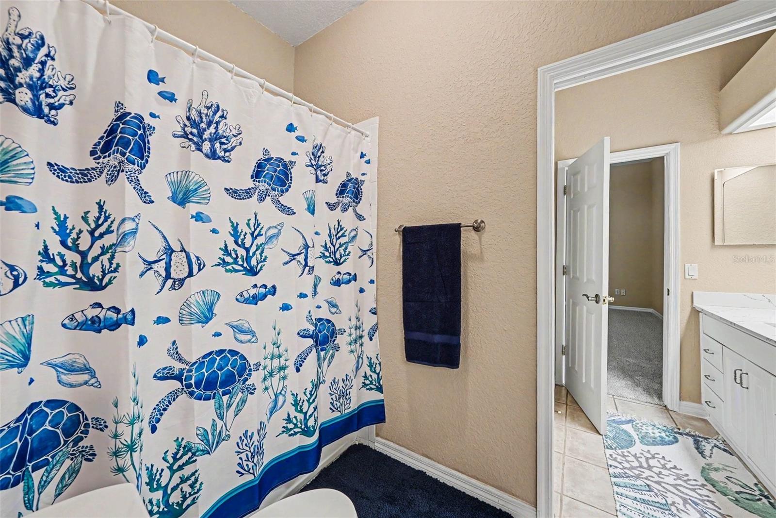 2305 VALRICO FOREST DR, VALRICO, FL, 33594