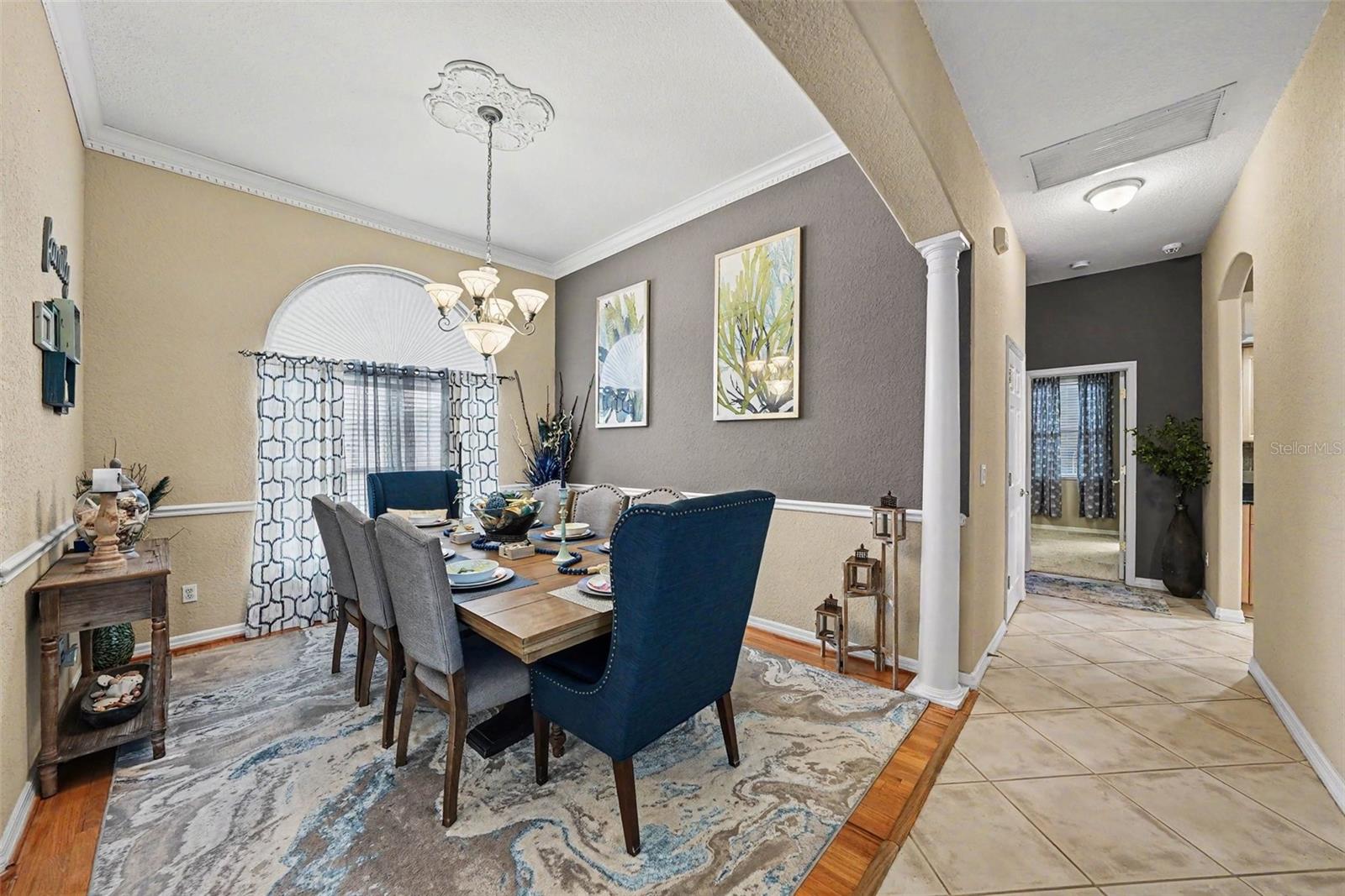 2305 VALRICO FOREST DR, VALRICO, FL, 33594