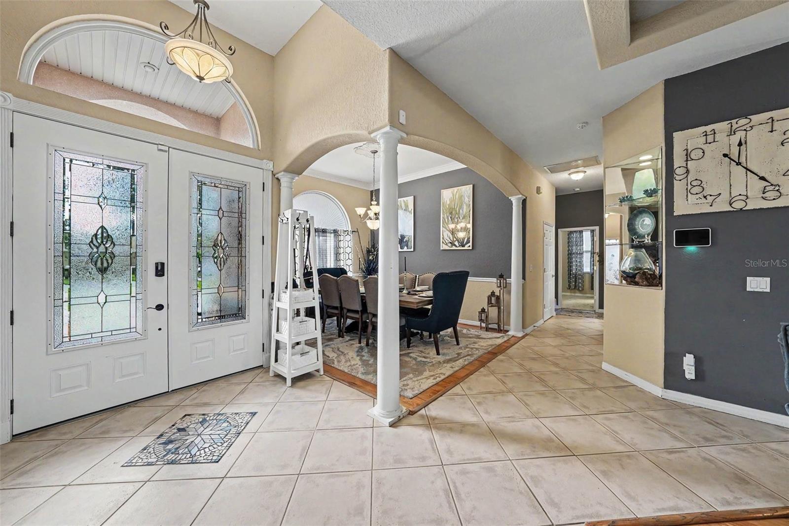 2305 VALRICO FOREST DR, VALRICO, FL, 33594