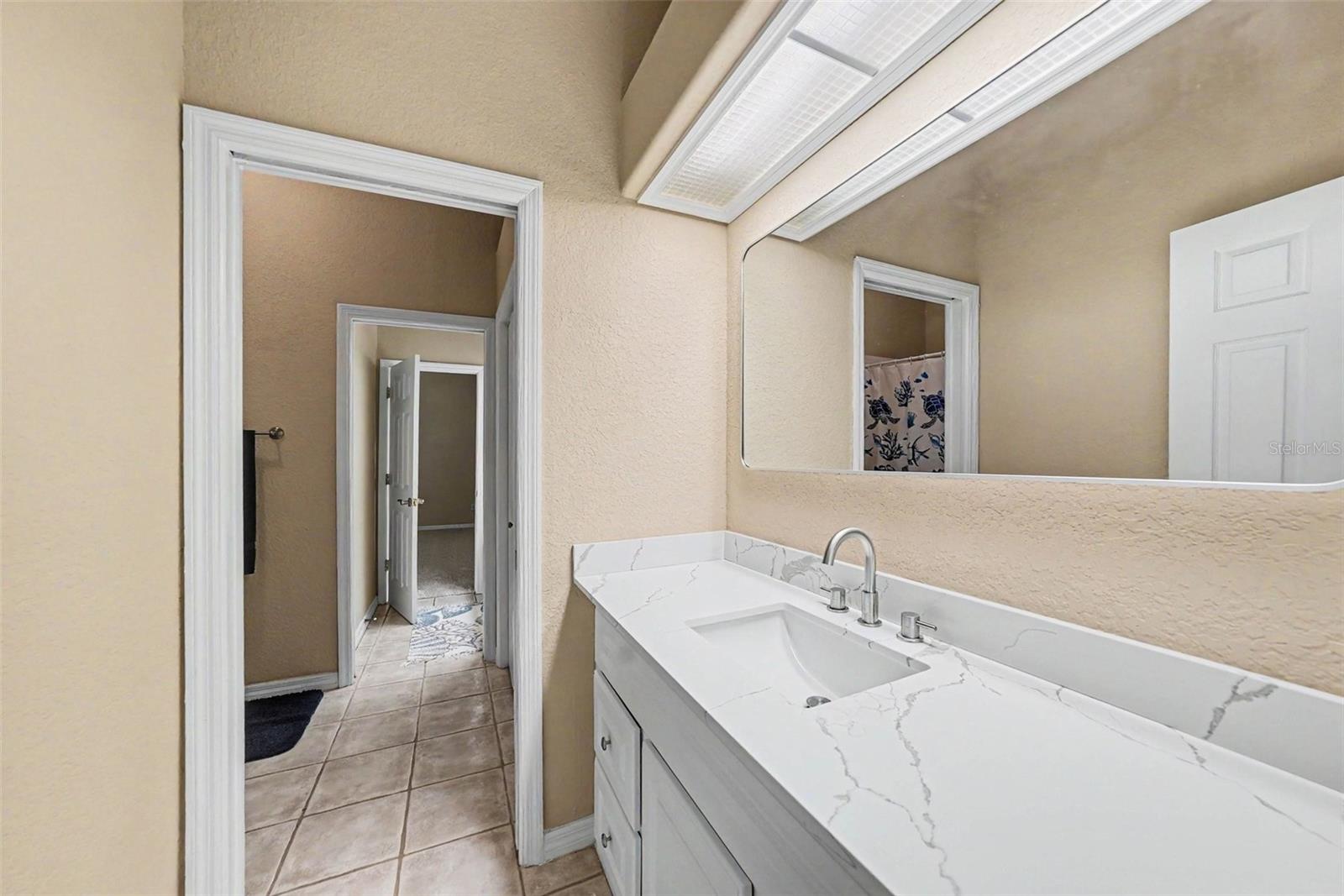2305 VALRICO FOREST DR, VALRICO, FL, 33594