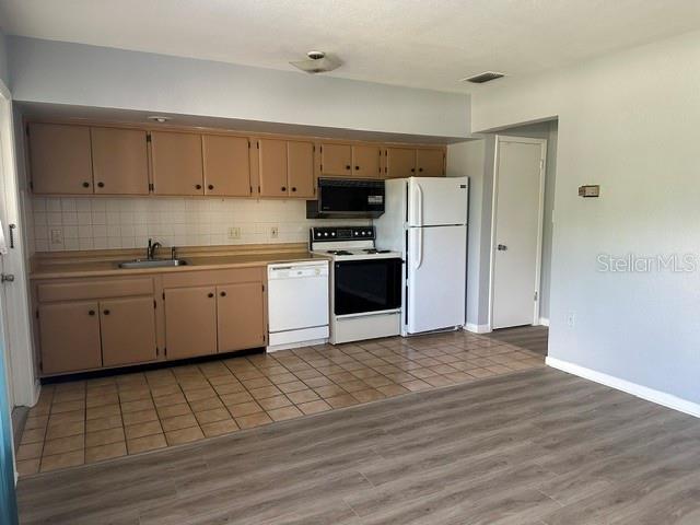 2301 W BAY DR, LARGO, FL, 33770