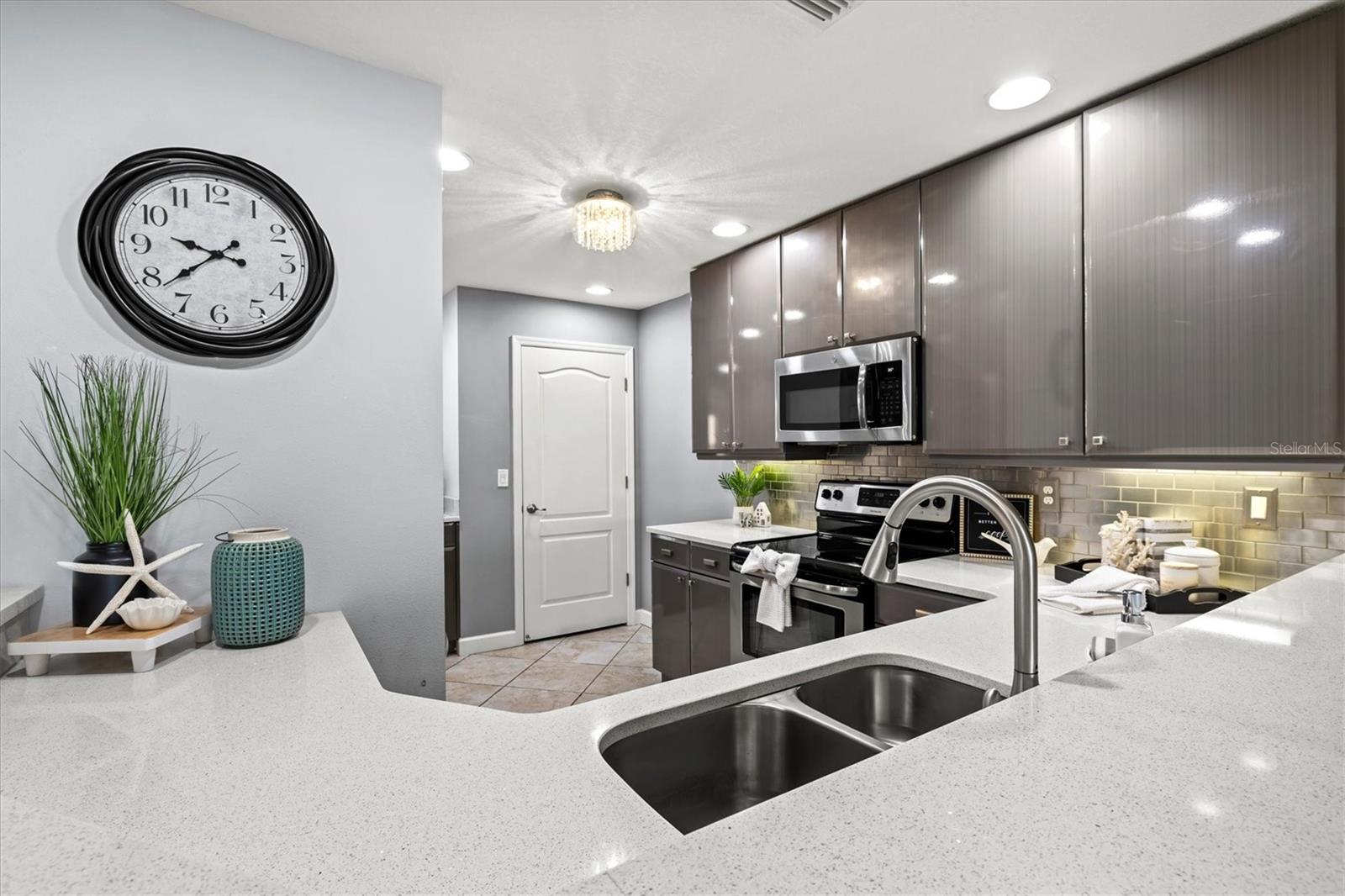 6626 7TH AVENUE CIR W, BRADENTON, FL, 34209