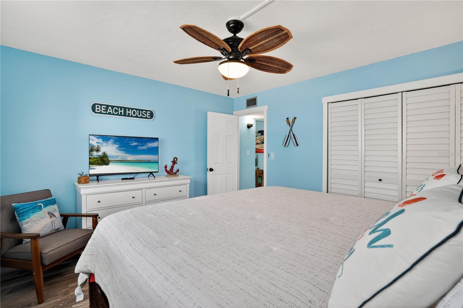 117 7TH ST N #2, BRADENTON BEACH, FL, 34217