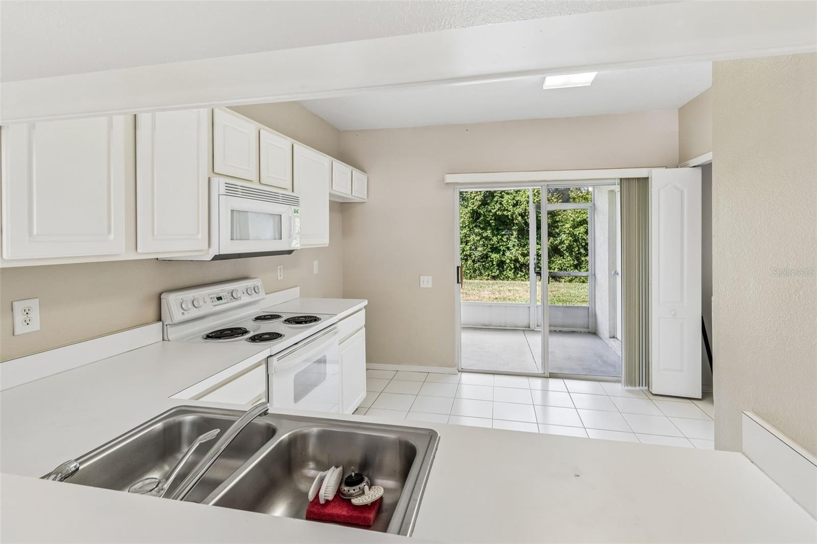 1330 STANDRIDGE DR, WESLEY CHAPEL, FL, 33543
