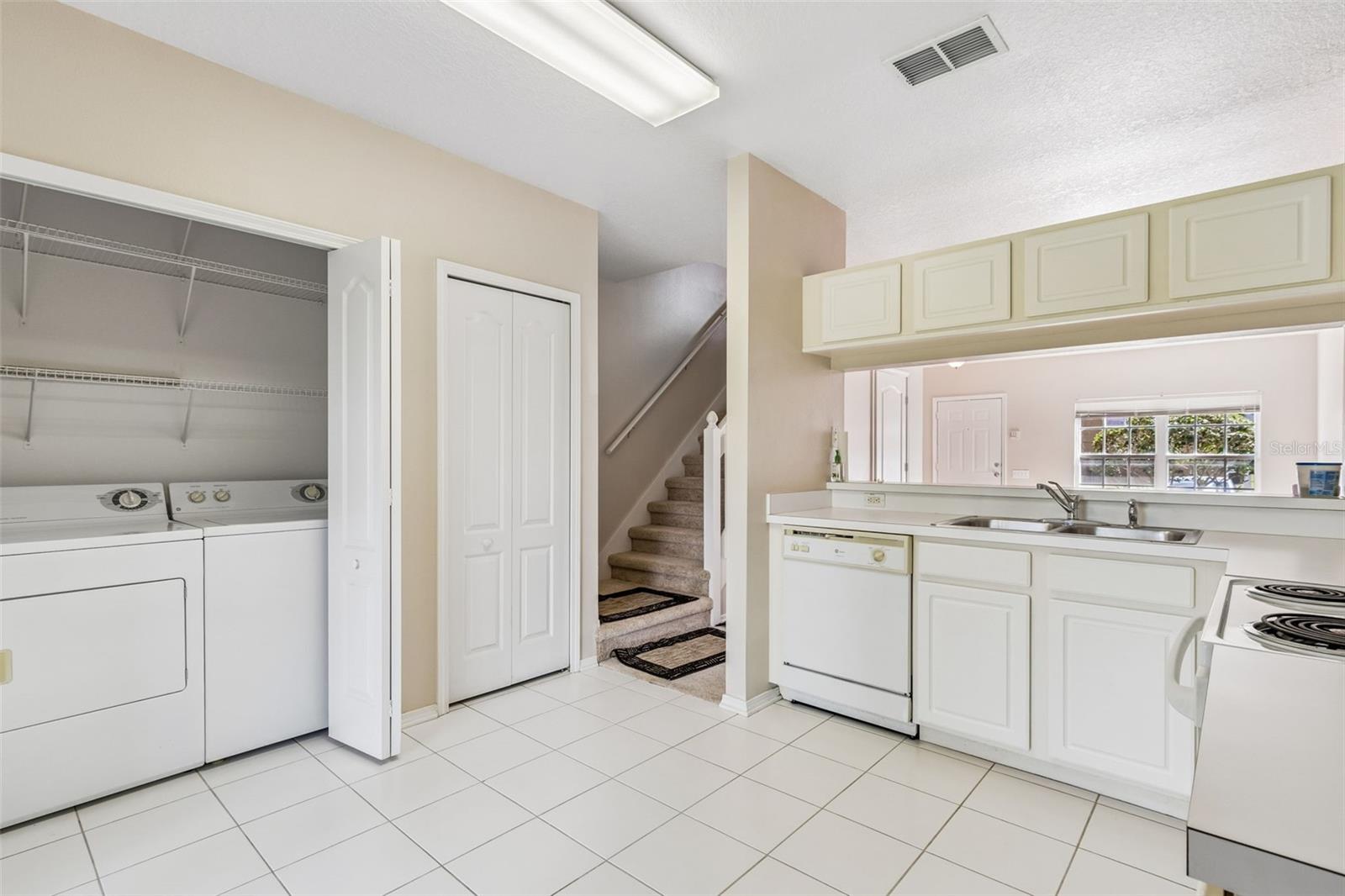 1330 STANDRIDGE DR, WESLEY CHAPEL, FL, 33543