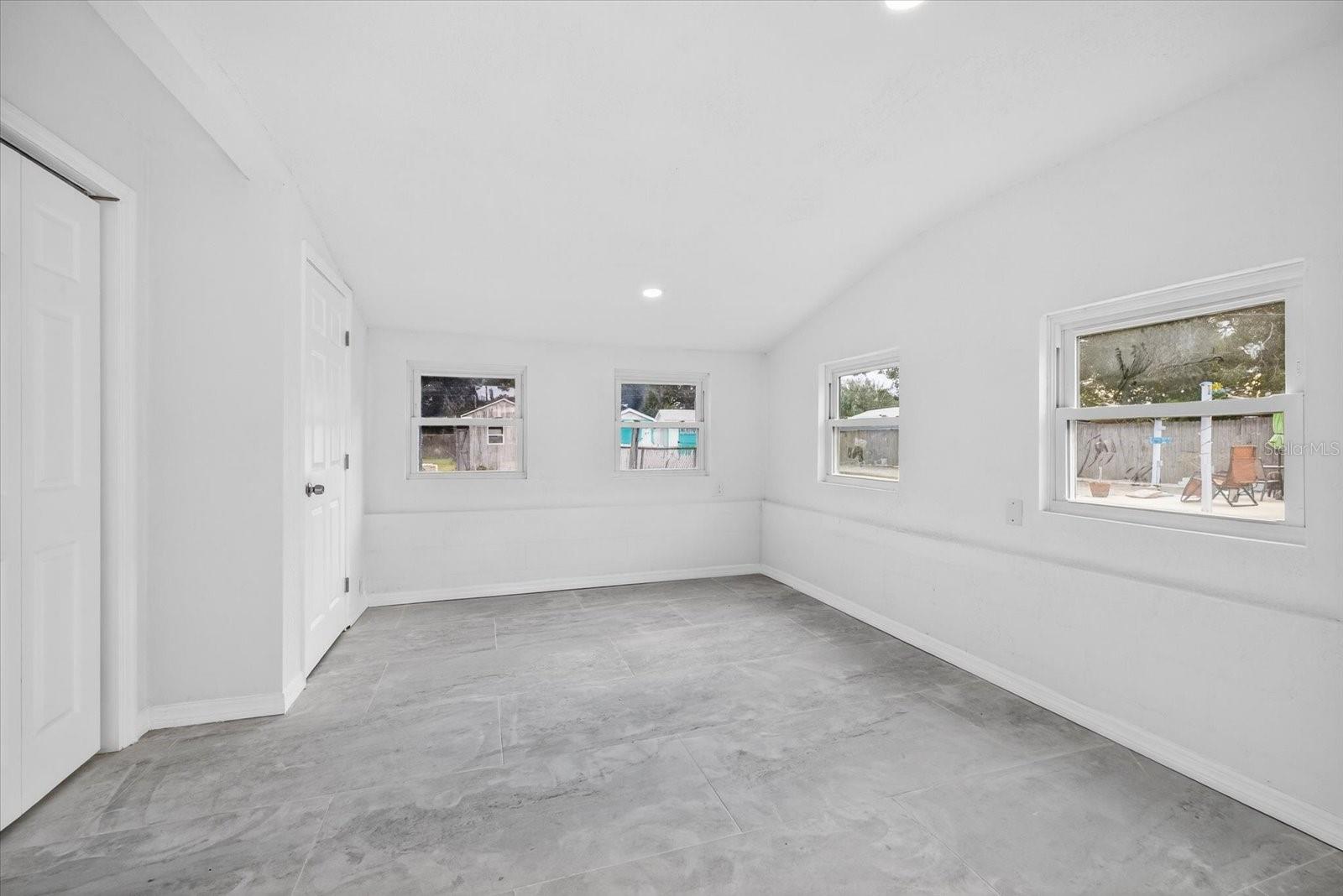 5801 MAGNOLIA ST N, ST PETERSBURG, FL, 33703