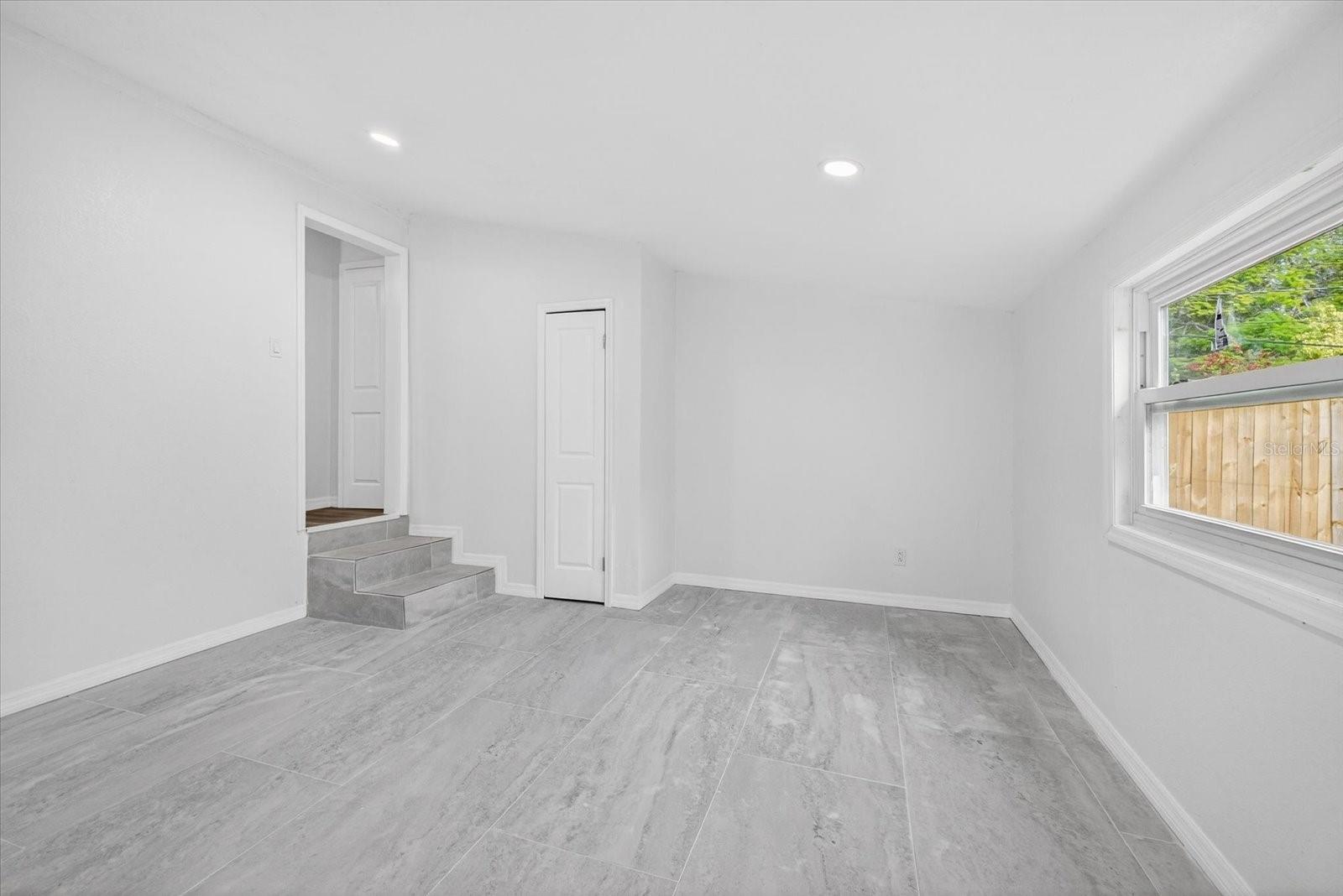 5801 MAGNOLIA ST N, ST PETERSBURG, FL, 33703