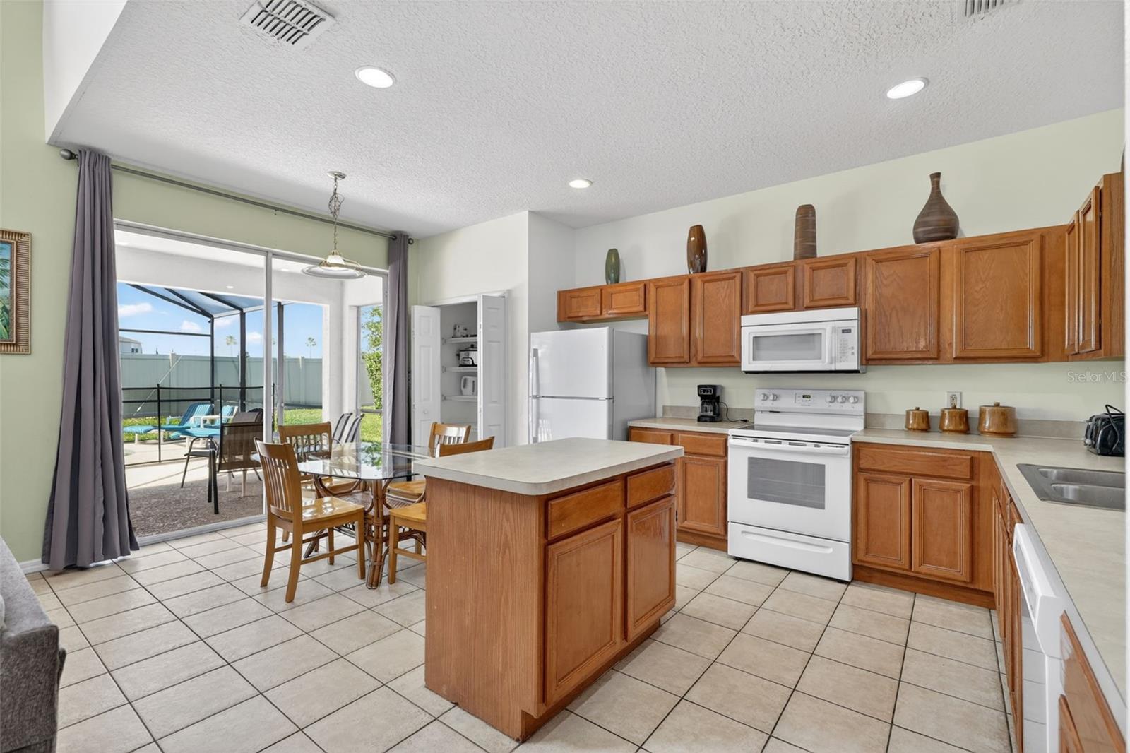630 SOLANA CIR, DAVENPORT, FL, 33837