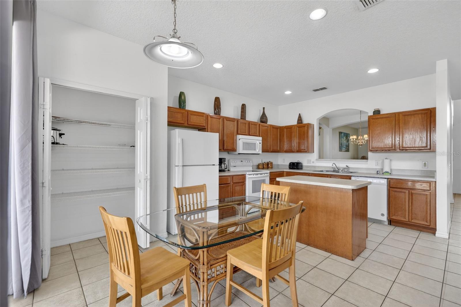 630 SOLANA CIR, DAVENPORT, FL, 33837