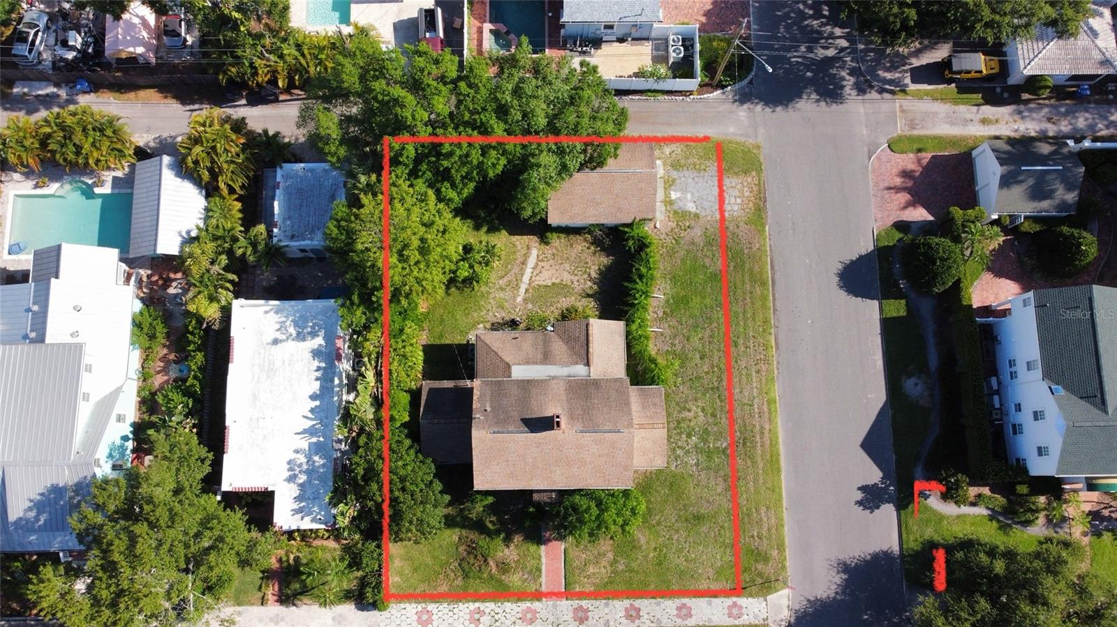 255 19TH AVE NE, ST PETERSBURG, FL, 33704