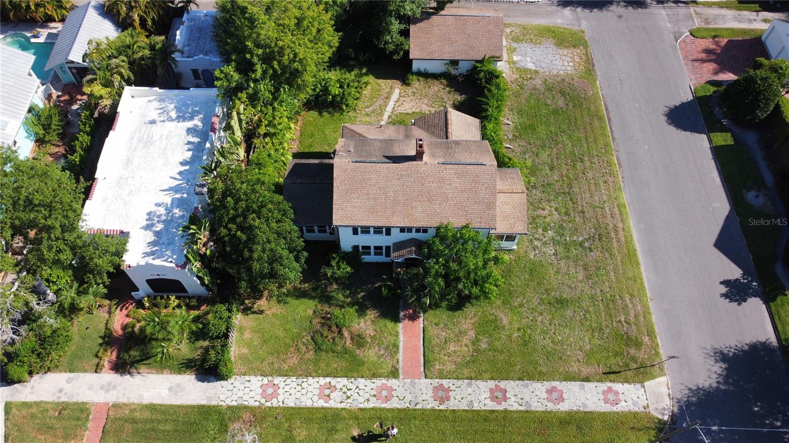 255 19TH AVE NE, ST PETERSBURG, FL, 33704