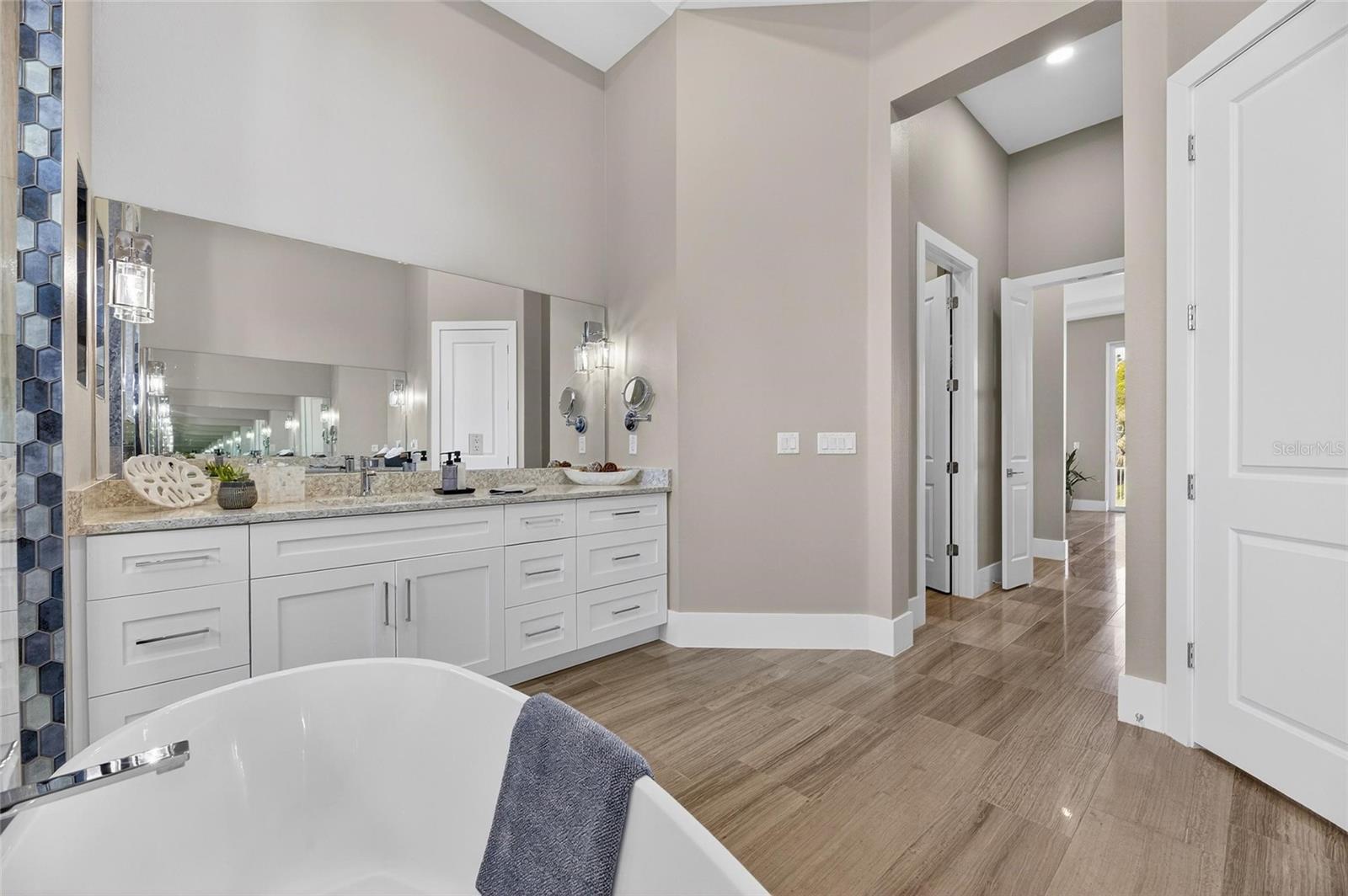 638 MANNS HARBOR DR, APOLLO BEACH, FL, 33572