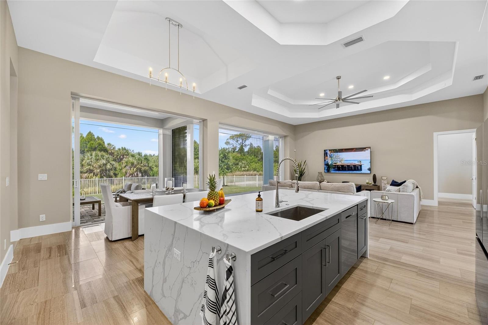 638 MANNS HARBOR DR, APOLLO BEACH, FL, 33572