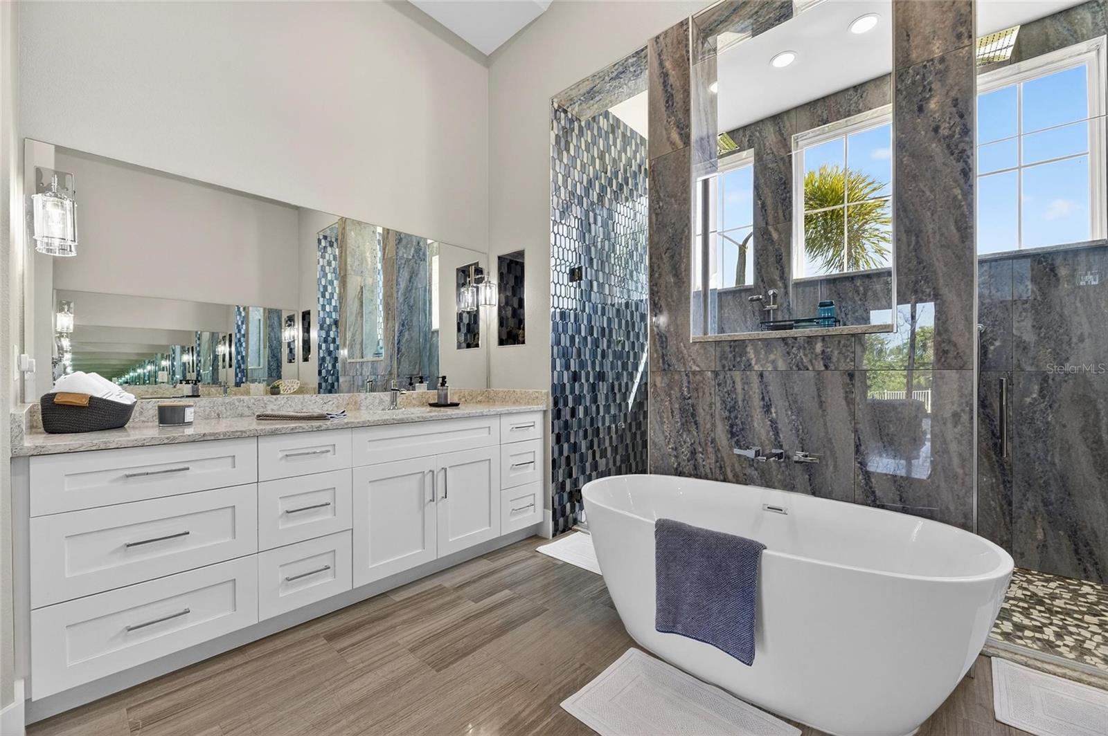 638 MANNS HARBOR DR, APOLLO BEACH, FL, 33572