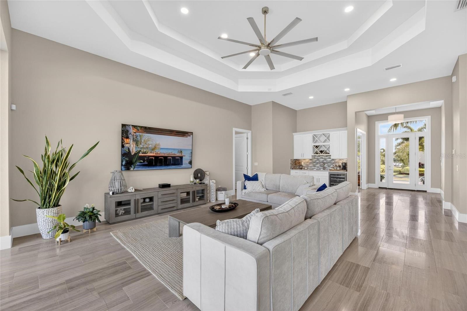 638 MANNS HARBOR DR, APOLLO BEACH, FL, 33572
