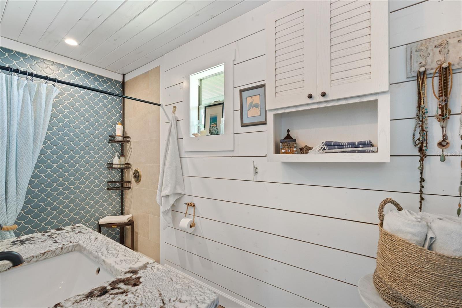2517 AVENUE C, BRADENTON BEACH, FL, 34217