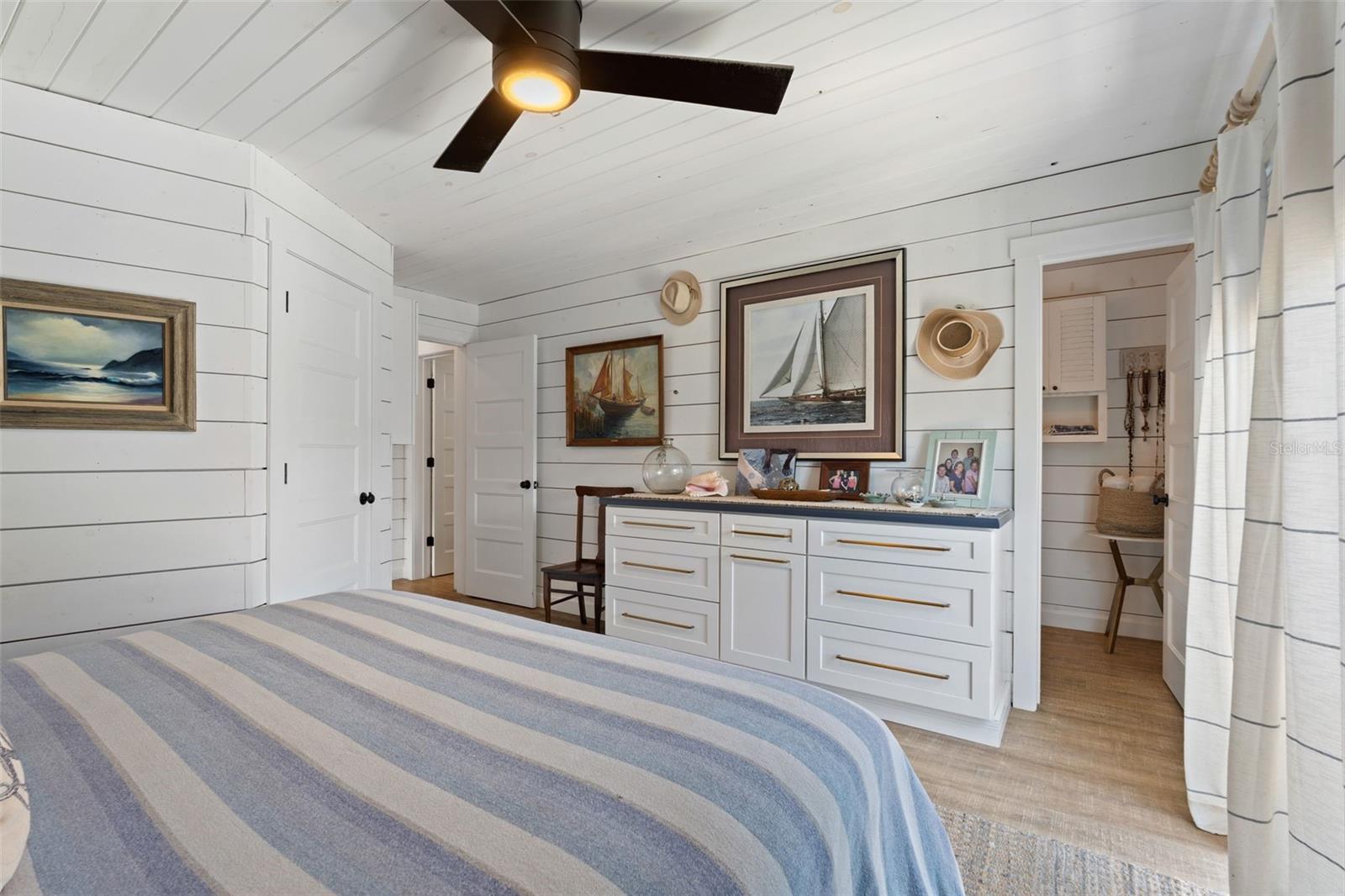 2517 AVENUE C, BRADENTON BEACH, FL, 34217