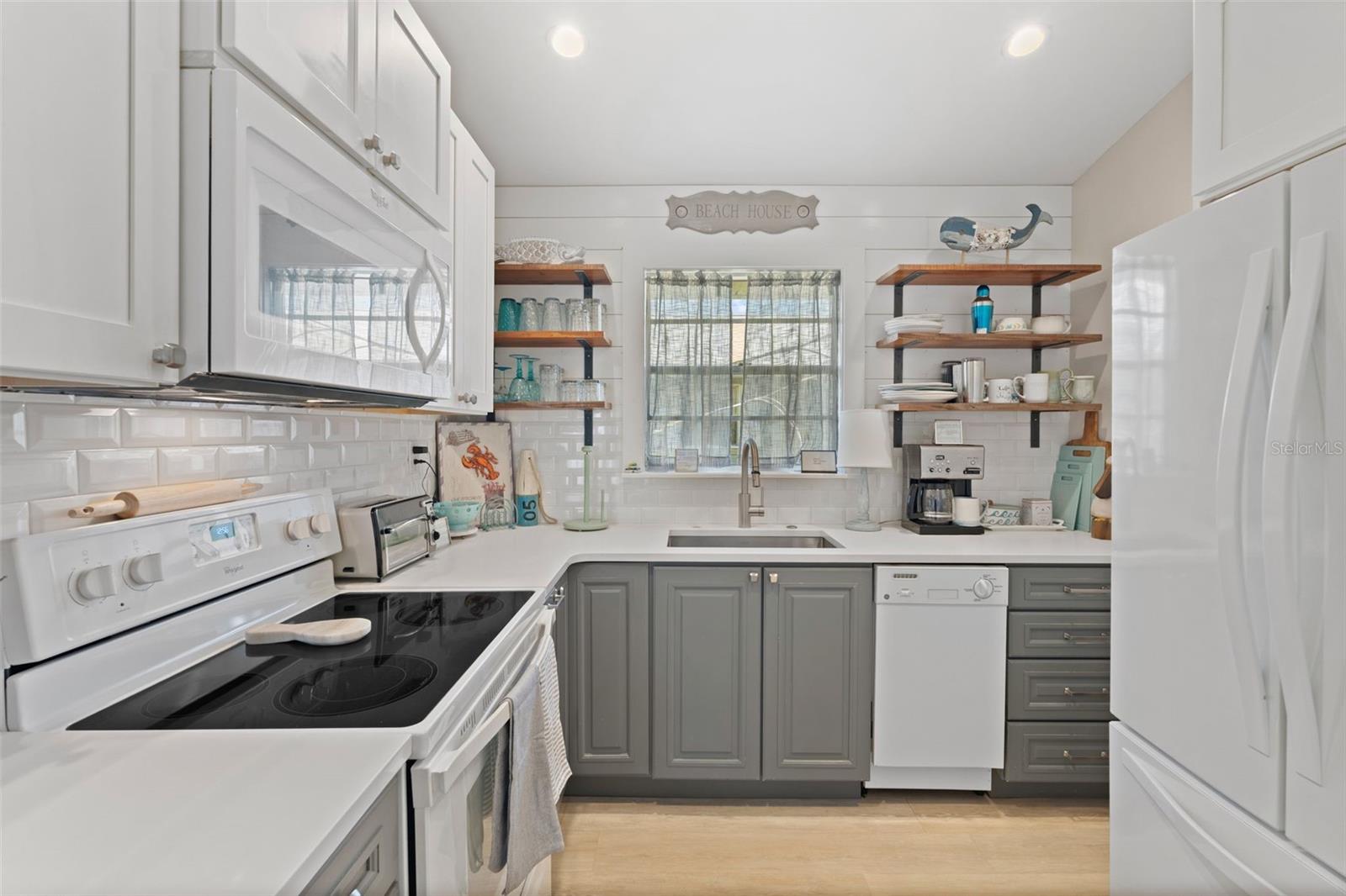 2517 AVENUE C, BRADENTON BEACH, FL, 34217