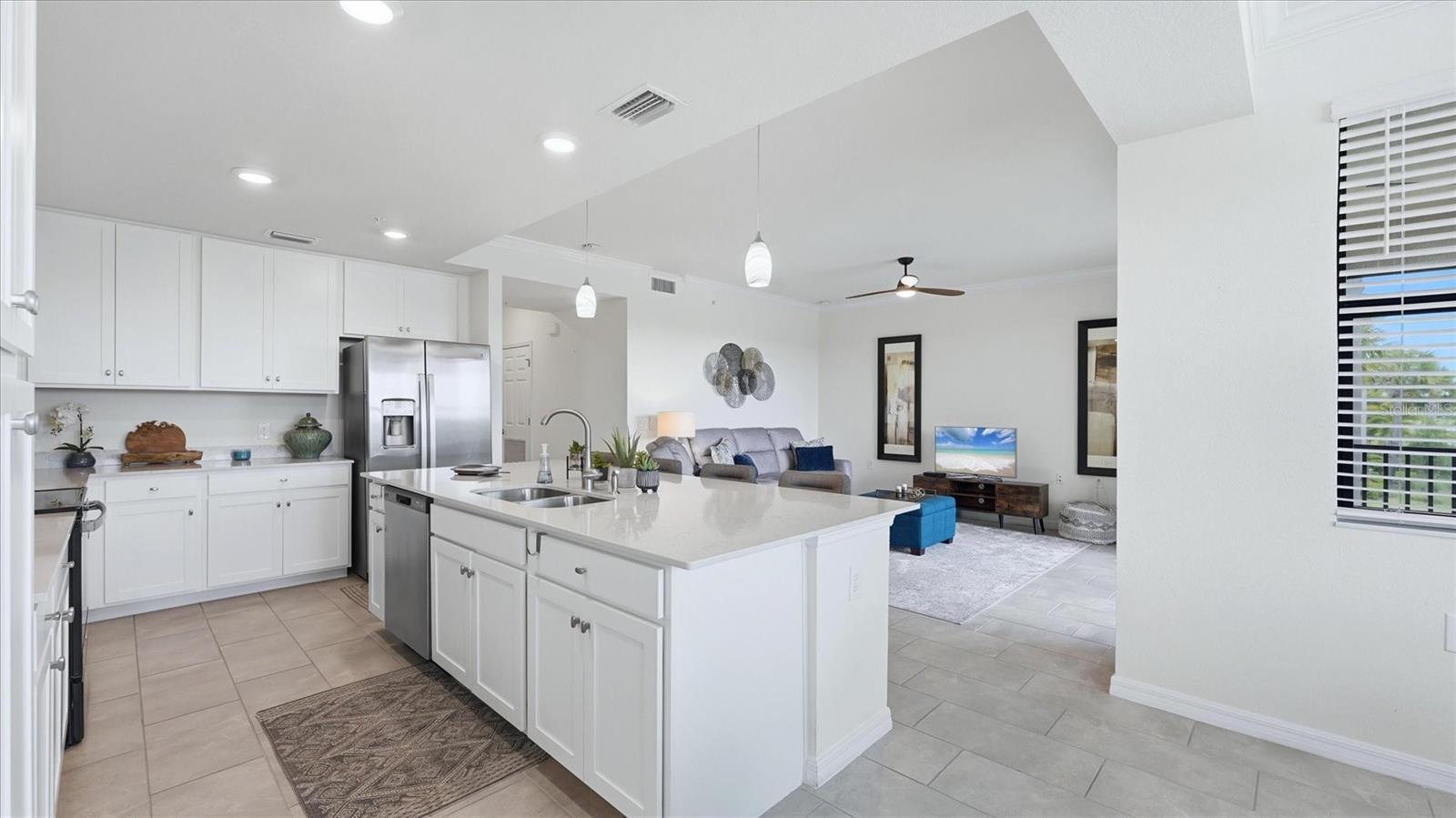 17810 GAWTHROP DR #203, LAKEWOOD RANCH, FL, 34211