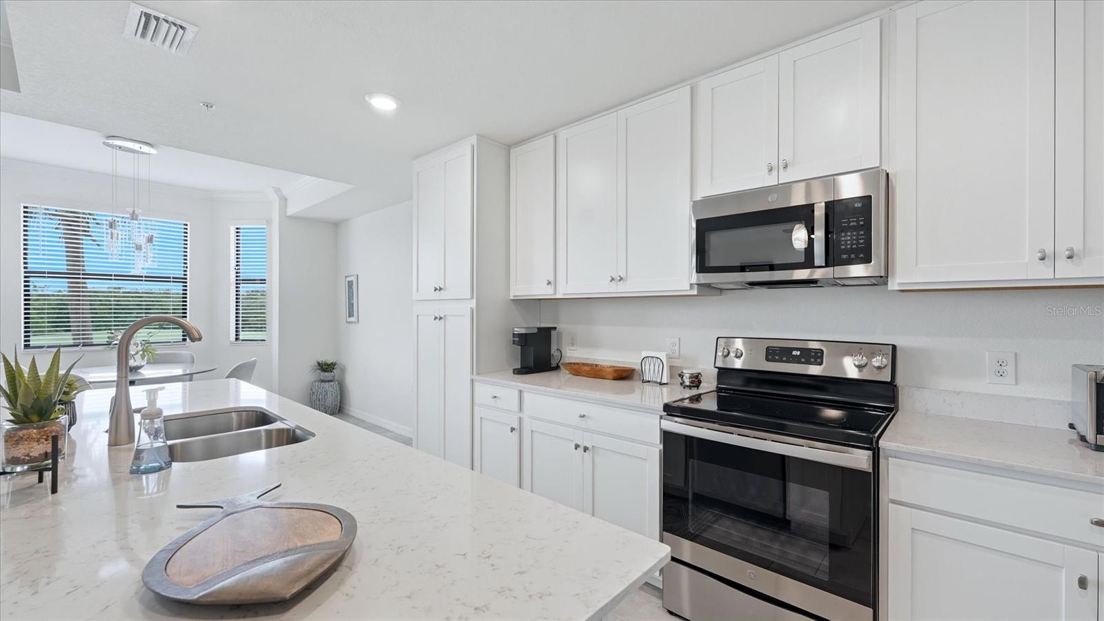 17810 GAWTHROP DR #203, LAKEWOOD RANCH, FL, 34211