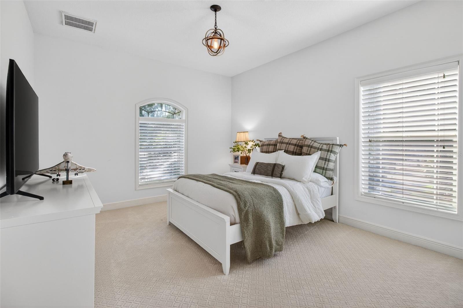 1298 SEVILLE LN NE, ST PETERSBURG, FL, 33704