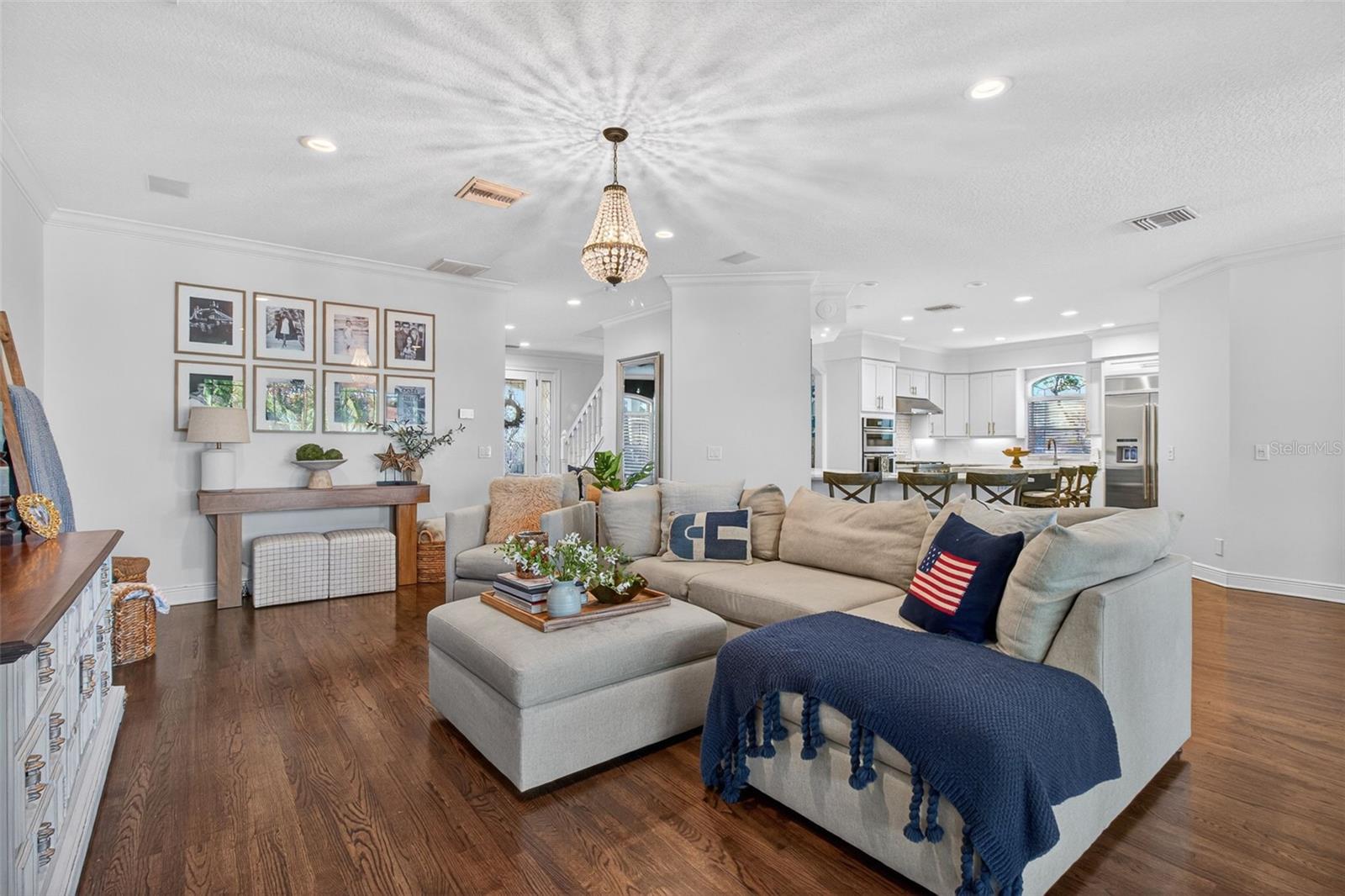 1298 SEVILLE LN NE, ST PETERSBURG, FL, 33704