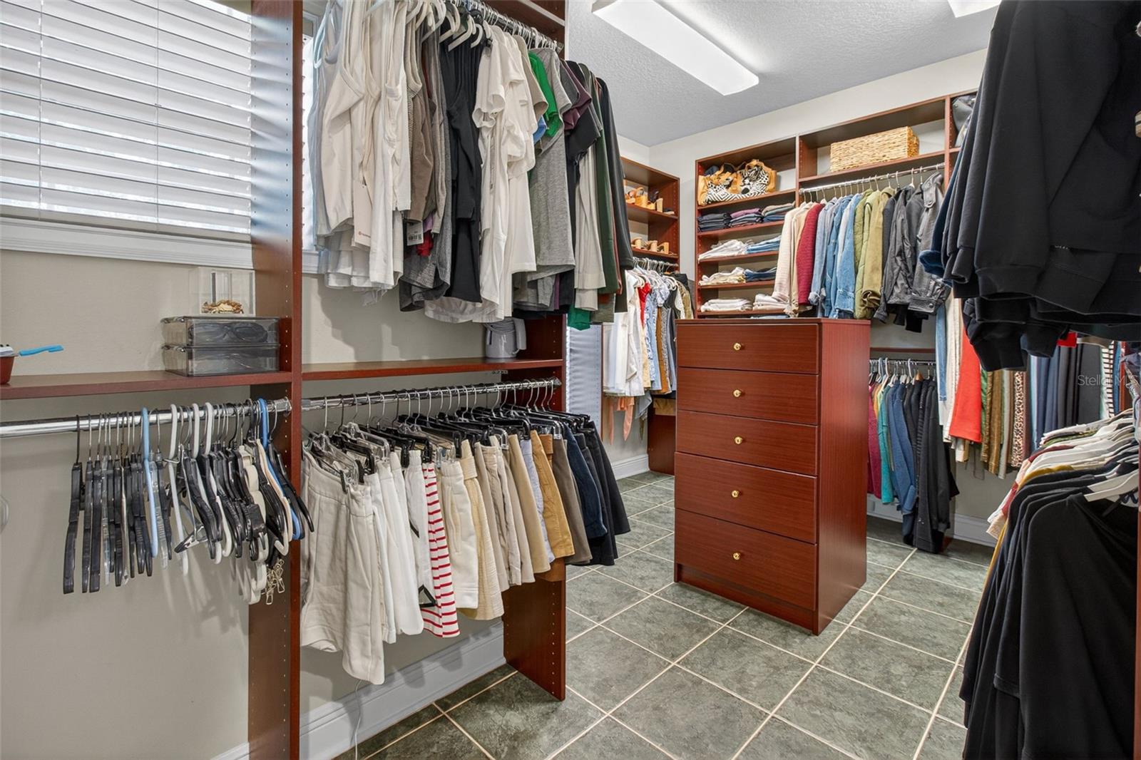 1298 SEVILLE LN NE, ST PETERSBURG, FL, 33704