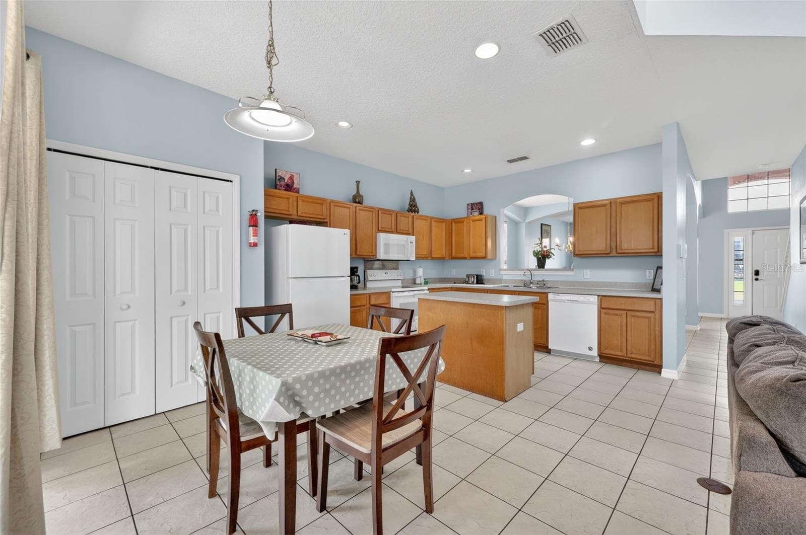 928 SOLANA CIR, DAVENPORT, FL, 33897