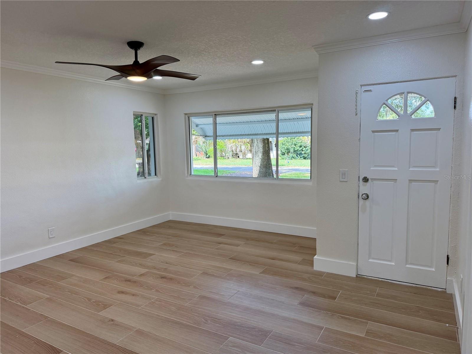 301 S SEMINOLE AVE, MINNEOLA, FL, 34715