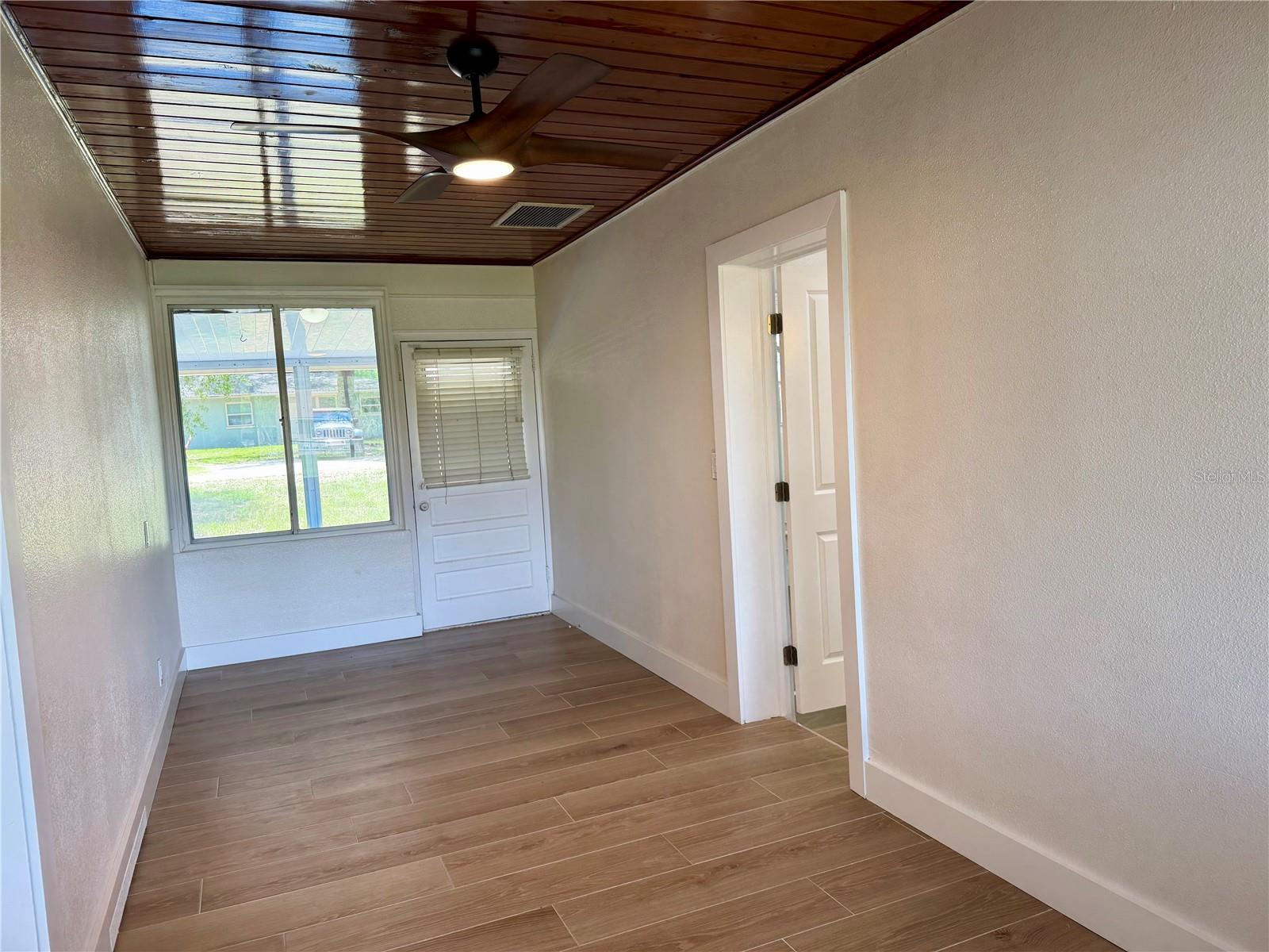 301 S SEMINOLE AVE, MINNEOLA, FL, 34715