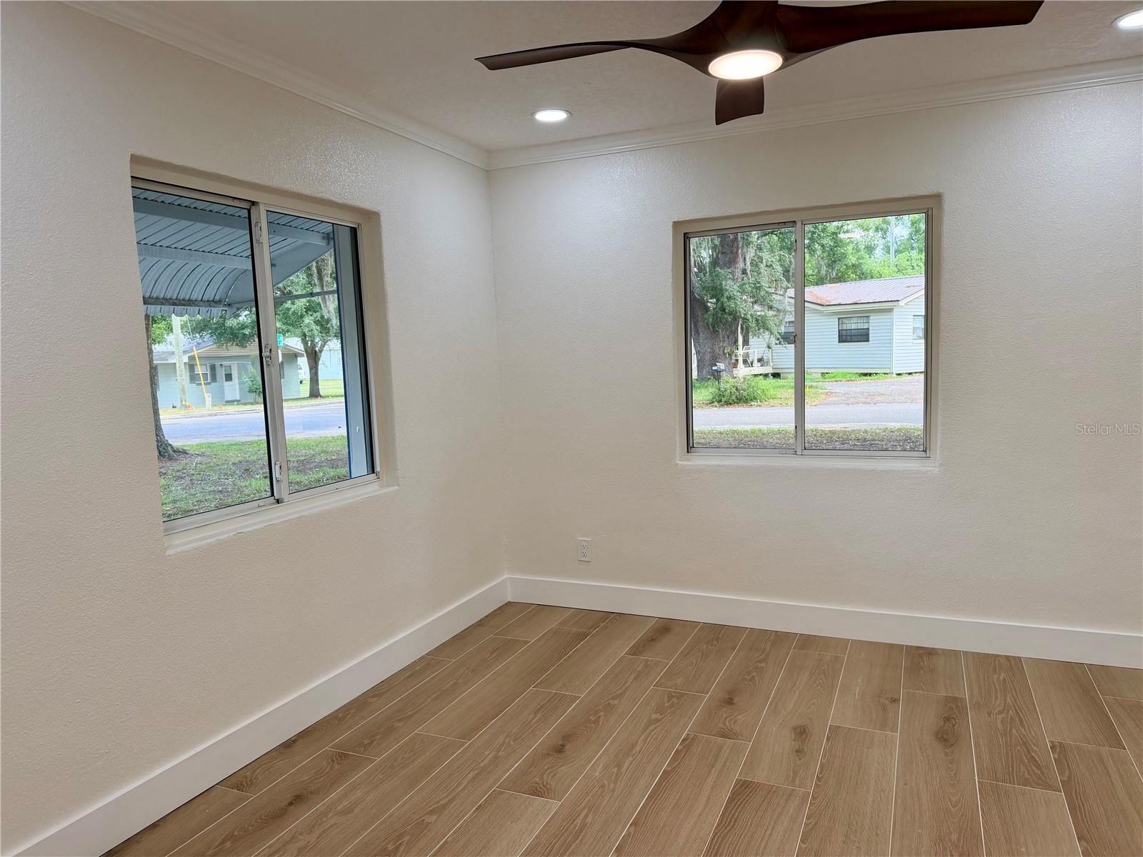301 S SEMINOLE AVE, MINNEOLA, FL, 34715