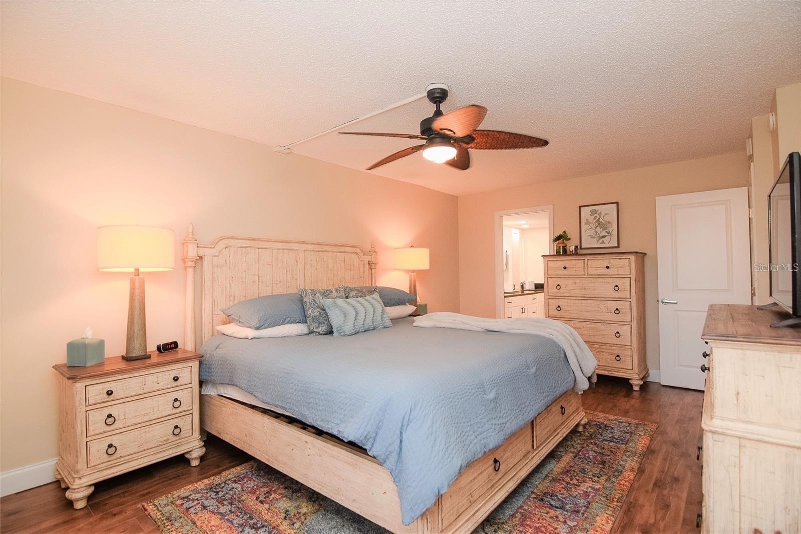 225 COUNTRY CLUB DR #1404, LARGO, FL, 33771