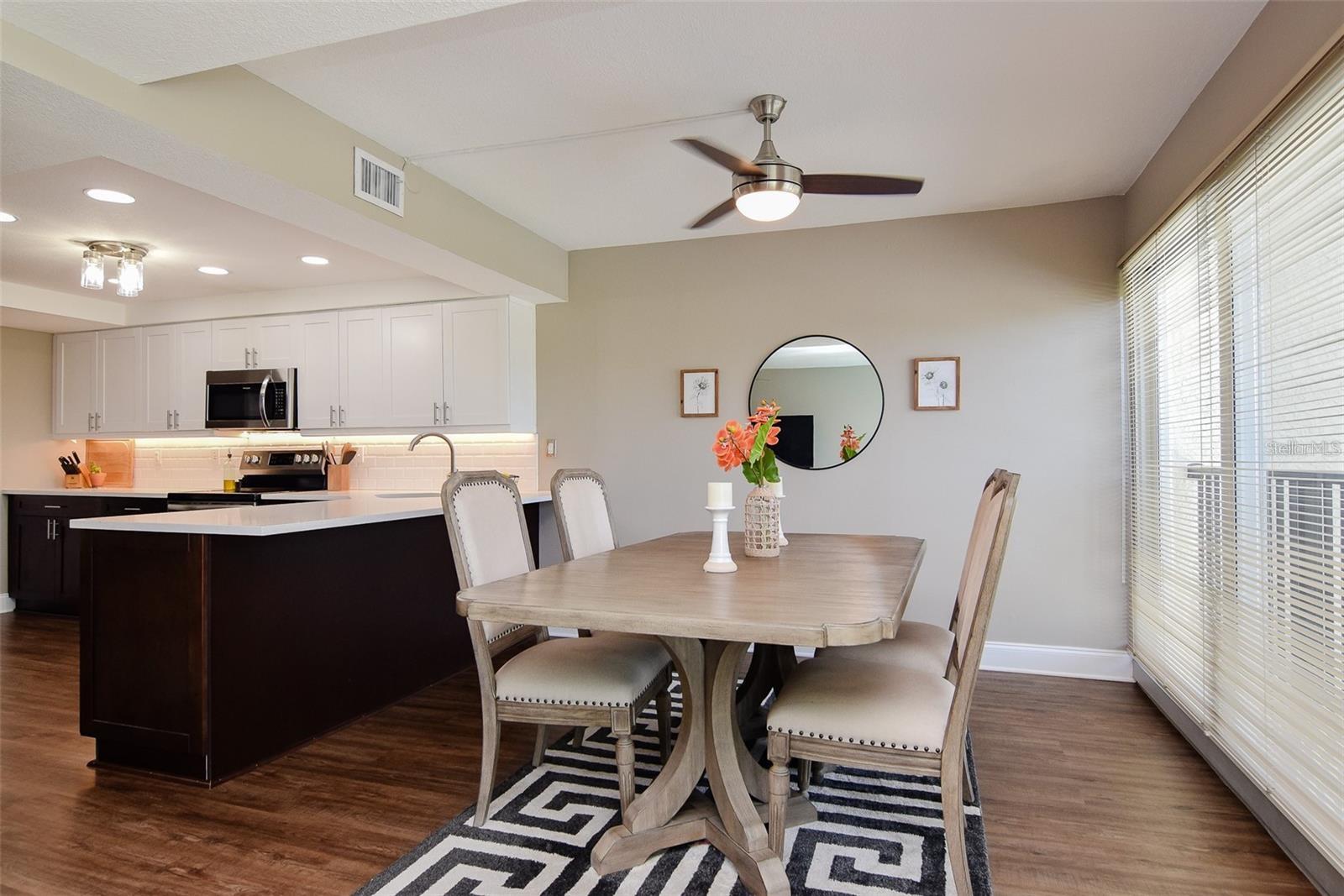 225 COUNTRY CLUB DR #1404, LARGO, FL, 33771