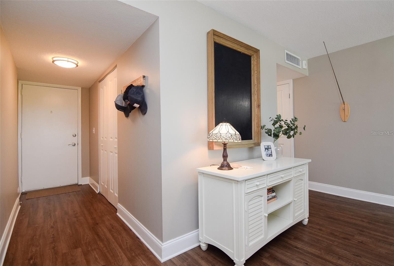 225 COUNTRY CLUB DR #1404, LARGO, FL, 33771